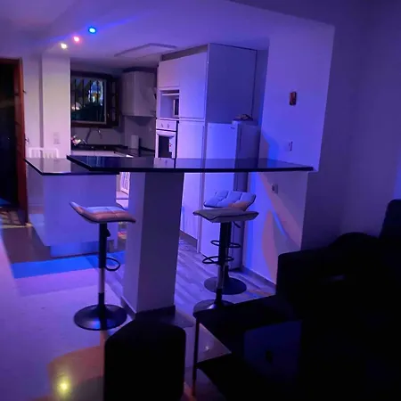 Comfortable In An Elite Area With A Beautiful Veranda Διαμέρισμα *
